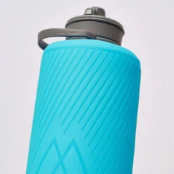 HYDRAPAK Flux™ 1 L -The Trail Runner Shop Flux1L Detail Wall1 1080 web 1800x1800 d068a082 b799 4dee b2af e994661810ad