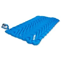 KLYMIT Double V Sleeping Pad -The Trail Runner Shop Klymit DoubleV 06DVBL01E AngledWithBag v1 2000x2000 34e37af3 c13b 4bb2 96da 6de0052ba055