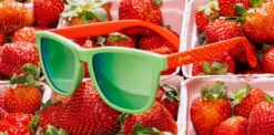 GOODR The OGs - Strawberries Are My Jam -The Trail Runner Shop ProductPageAssets StrawberriesAreMyJamProductImage 1000x e67fb5e3 9691 44e0 8482 c05f1cc3cfe4