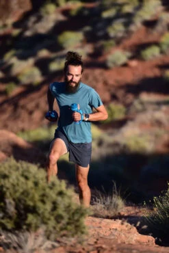 ULTRASPIRE ISO Pocket 3.0 Handheld Bottle -The Trail Runner Shop SpencerHolly 710